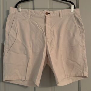 Johnnie O khaki shorts size 38